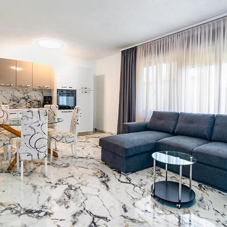 Amazing Apartment In Podstrana With Wifi Экстерьер фото