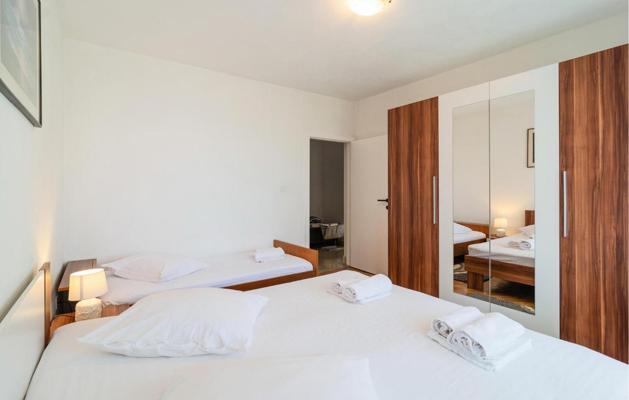 Amazing Apartment In Podstrana With Wifi Экстерьер фото
