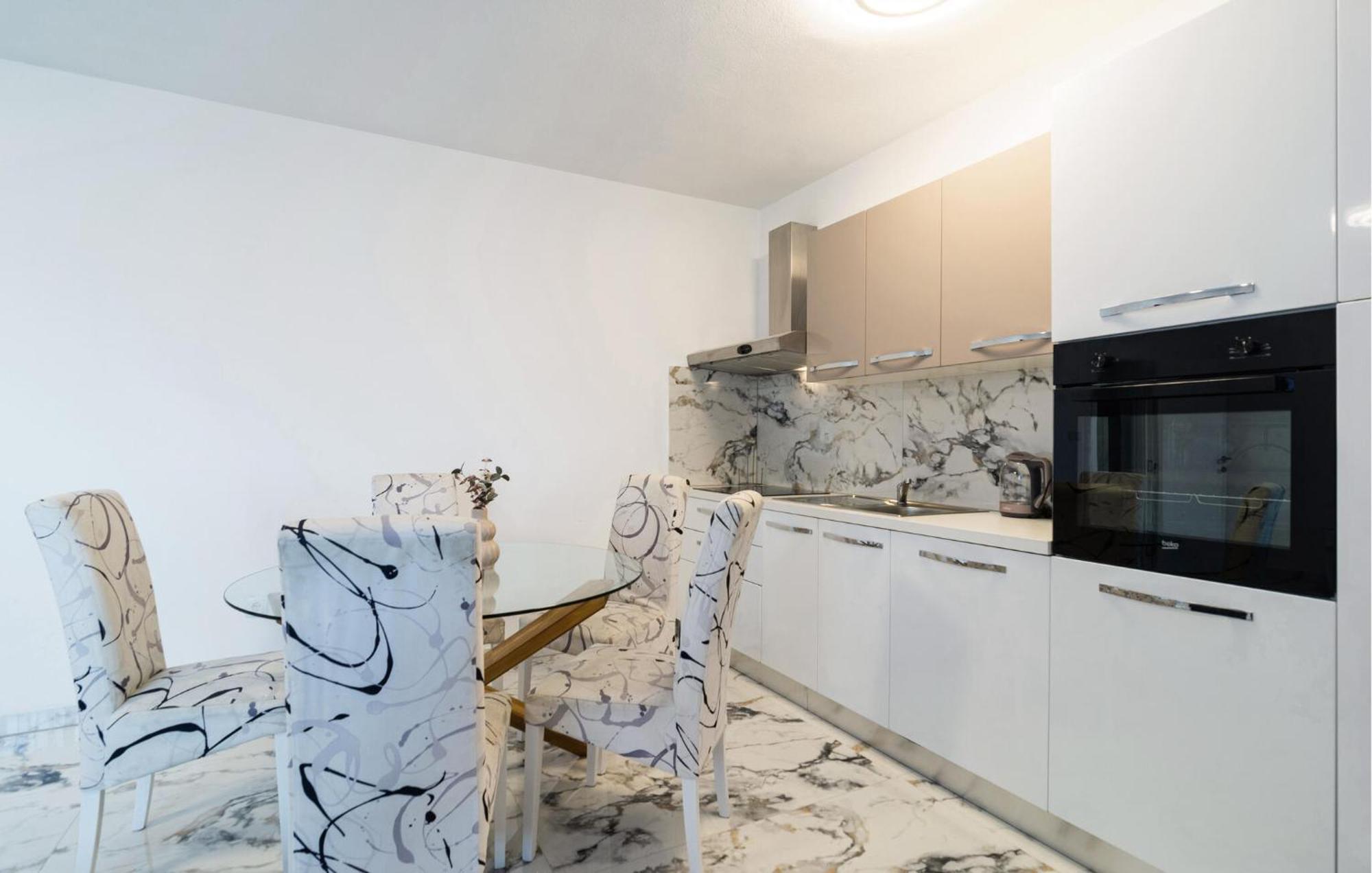 Amazing Apartment In Podstrana With Wifi Экстерьер фото